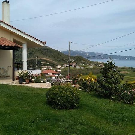 villa roses-mourteri Extérieur photo