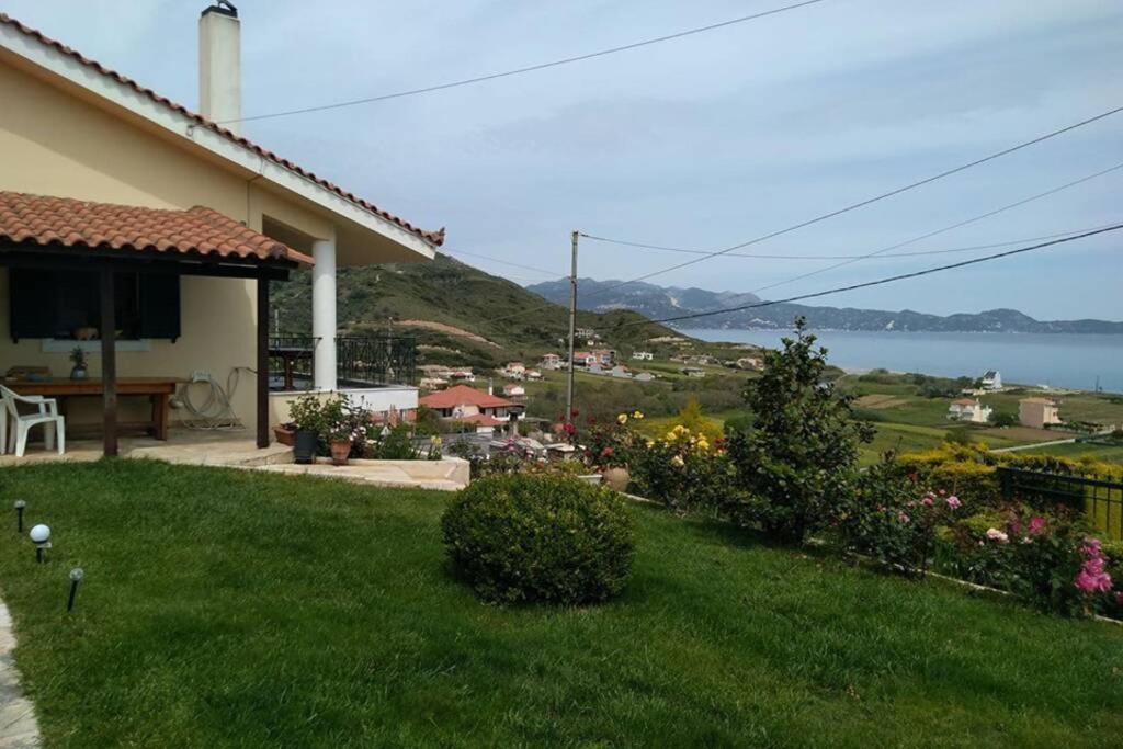 villa roses-mourteri Extérieur photo