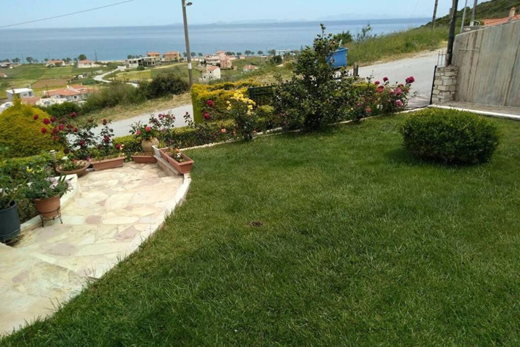 villa roses-mourteri Extérieur photo