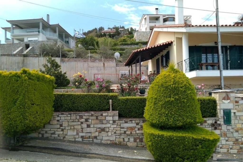 villa roses-mourteri Extérieur photo